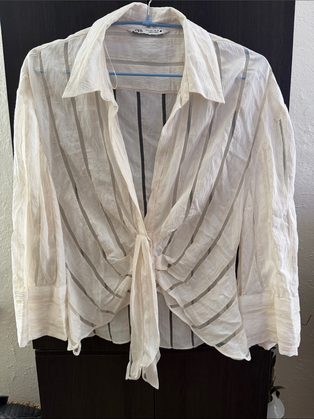 Brand new no tags Zara White-Cream Tie-Front Button Down Blouse